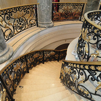 Rampe d'escalier moderne classique en fer forgé et acier inoxydable, peinture électrostatique nordique, marque Nordi, garantie 5 ans sur site