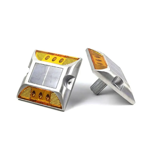 Reflectores de Seguridad de Tráfico de pavimento de asfalto de carretera con energía solar Cat's Eye Ear <span class=keywords><strong>Road</strong></span> Spikes Highway <span class=keywords><strong>Road</strong></span> Traffic Warning - Product Image 6