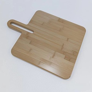 Planche à découper en bambou Mototake 35x47x2cm avec poignée pour la découpe et le service en cuisine - Product Image 3