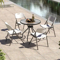 Tables et chaises pliantes en plastique HDPE durables pour la location en gros, idéales pour les événements extérieurs, les banquets, les jardins et les salles à manger.