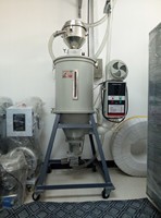 Séchoir à trémie à haut rendement énergétique avec chauffage de 32kW et capacité de 1000kg pour les machines de séchage de plastique à chaleur réduite par moulage par injection