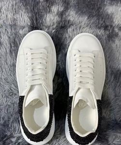 Chaussures de sport de luxe pour hommes, baskets décontractées en cuir unisexe, chaussures de marche épaisses pour femmes, vente en gros d'usine - Product Image 3