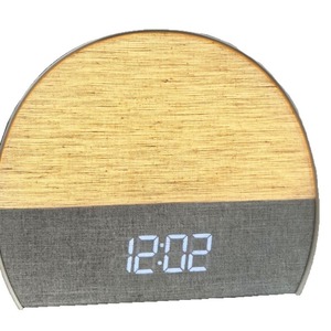 Despertador Inteligente con Luz de Amanecer, Radio FM, Ruido Blanco, Función Snooze, Carga USB, Reloj de Escritorio o Mesita de Noche - Product Image 4