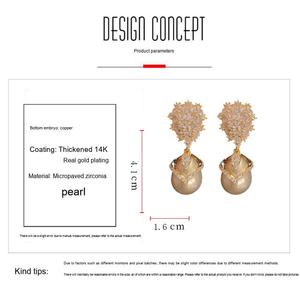 Boucles d'oreilles pendantes Rétro en forme de goutte d'eau avec perles et zircons cubiques dorés, Bijoux fantaisie pour soirées et événements - Product Image 5