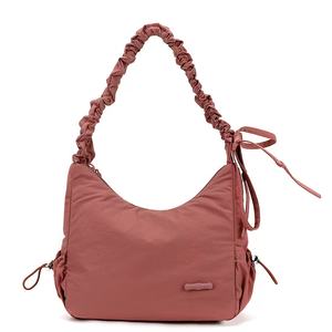 Chic sac plissé pour femme avec fermeture à glissière facile à transporter comme épaule ou bandoulière parfait pour un usage quotidien shopping - Product Image 4