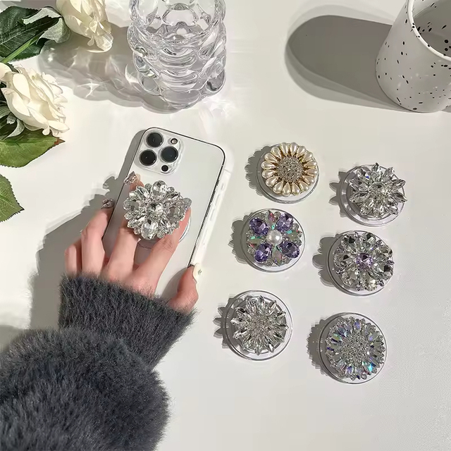 Magnetic Hot Sell Crystal Shiny Diamond ABS Material Mobile Phone Grip Holder Sockets Bling Circle Shape Poppings All Phones