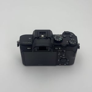 Appareil photo hybride <span class=keywords><strong>Sony</strong></span> A7 II d'occasion, <span class=keywords><strong>Sony</strong></span> A7 II d'occasion avec batterie et chargeur, appareil photo hybride d'occasion avec emplacement pour carte SD - Product Image 3