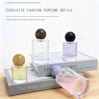 Flacon de parfum en verre OEM ODM avec bouchon en bois |   Contenants de parfum personnalisables haut de gamme en gros
