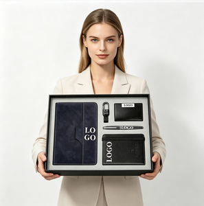 Coffret cadeau de bureau en cuir 5 en 1 avec logo personnalisé, comprenant un carnet A5, un stylo, un porte-clés, un porte-cartes et un porte-passeport, pour kit de bienvenue des employés - Product Image 1
