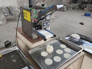 Machine automatique pour la fabrication de pâtes à pain arabe, à pizza, à tortillas, à roti, à chapati, à dumplings, à samosas, à gyozas et à wontons - Product Image 2