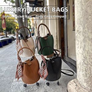 Outdoor <b>Large</b> Capacity New Design Manufacturer Crossbody Custom Logo Ladies Women Handbags - Product Image 2