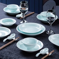 Vaisselle de style chinois moderne en porcelaine blanche de Jingdezhen, sous glaçure bleu-vert, haut de gamme, compatible micro-ondes, pour la maison