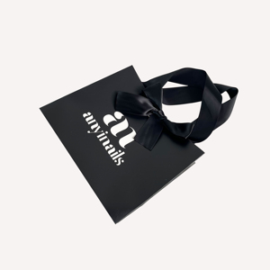 Sacs cadeaux noirs imprimés sur mesure avec grand nœud en satin - Sacs shopping pour bijoux, cosmétiques et lunettes - Product Image 6