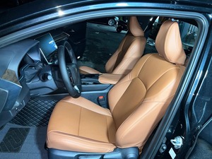 Coprisedili in Vera Pelle nella Parte Centrale, Su Misura Originale per <span class=keywords><strong>Toyota</strong></span> <span class=keywords><strong>RAV4</strong></span> Corolla CHR Camry Hilux Yaris Auris - Product Image 1