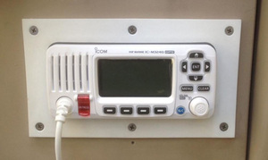 วิทยุสื่อสารทางทะเลแบบติดตั้งถาวร IC-M324G IC-M324 มาตรฐาน IPX7 พร้อม GPS และ VHF สำหรับวิทยุ Icom - Product Image 3
