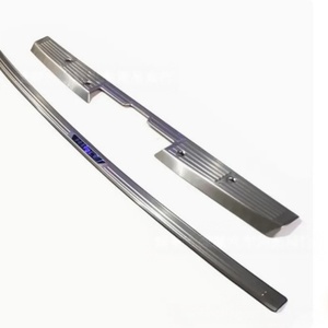 FUXUAN – <span class=keywords><strong>Barre</strong></span> <span class=keywords><strong>de</strong></span> protection arrière LED intérieure et extérieure pour Toyota Hiace 300 Series 2019, compatible conduite à droite, avec <span class=keywords><strong>seuil</strong></span> <span class=keywords><strong>de</strong></span> coffre - Product Image 5
