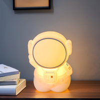 Lampe LED tactile en silicone rechargeable USB, petite lampe de chevet à intensité variable, mignonne lampe astronaute pour enfants, veilleuse pour bébés