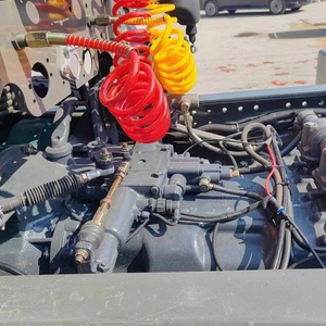 Sinotruk Usado, Camión Tractor 6x4 con Volante a <span class=keywords><strong>la</strong></span> Izquierda, Exportado a Países Africanos, Transporta Contenedores <span class=keywords><strong>de</strong></span> Semirremolques para Excavadoras - Product Image 5