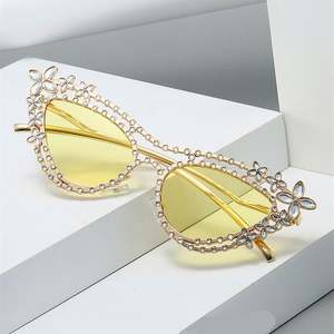 Lunettes de soleil œil de chat pour femme avec logo personnalisé, monture métallique de luxe vintage 2025, protection UV400 et cristaux diamantés - Product Image 2