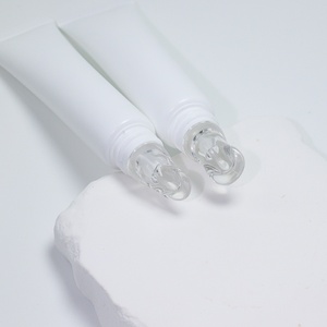 Tubos de bálsamo labial de silicona, envases de plástico blando vacíos, logotipo personalizado, tubo de brillo labial, aplicador de plástico - Product Image 2