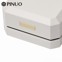 Boîte à bijoux magnétique fine PINUO en cuir blanc, ensemble de boîtes à bijoux en daim noir, cinq pièces, pour collier, bague, bracelet, avec logo personnalisé