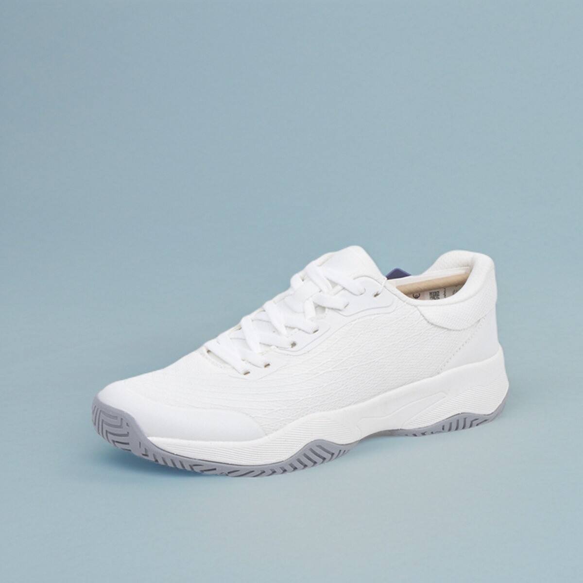 White, half a size larger, and one size smaller for thin feet.