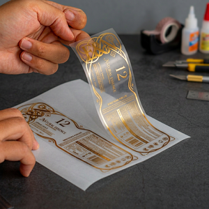 Étiquettes autocollantes holographiques en PVC personnalisées, imperméables et durables, avec estampage à chaud en feuille d'or pour usage commercial - Product Image 3