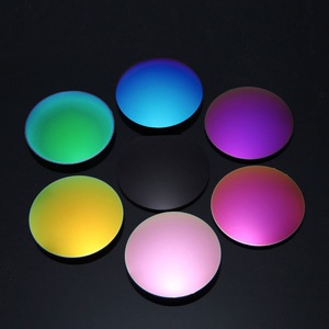 Lentes de Sol Iridiscentes con Degradado Colorido, Índice de Refracción 1.67, Curva de Base Grande, Protección UV, Material de Resina - Product Image 3
