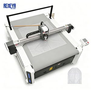 Machine de découpe numérique automatique à couteau vibrant REMEYA pour film plastique PVC / tissu imperméable / bâche CNC - Product Image 1
