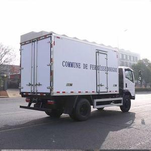 Camion frigorifique Sinotruk 4x2 12 tonnes personnalisé avec isolation thermique pour le transport en chaîne du froid de légumes, fruits et viandes sur le marché mondial - Product Image 4
