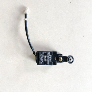 ลิมิตสวิตช์ D4D-2120N สำหรับเครื่องฉีดพลาสติก - Product Image 2
