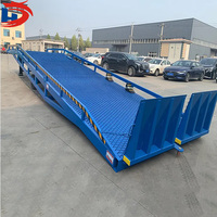Rampe d'entrepôt rampe de camion pour le chargement de camions plate-forme en acier portable quai de chargement rampe élévatrice de voiture fabriquée en Chine