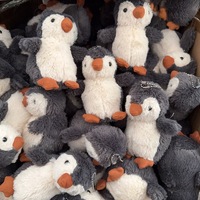 Vente chaude mignon cacahuète pingouin en peluche porte-clés doux animaux en peluche jouet pour enfants cadeau d'anniversaire pour les garçons