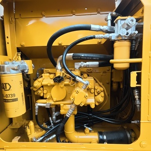 Presque neuf, puissant, excavateur hydraulique Caterpillar 315DL d'occasion de 15 tonnes pour projets de construction. - Product Image 4
