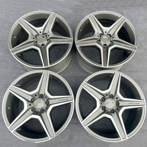 Pour <span class=keywords><strong>Mercedes</strong></span>-Benz C63 AMG, ensembles de moyeux de roue avant et arrière de 18 pouces, jantes en alliage d'aluminium forgé de haute qualité d'origine - Product Image 1