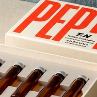 Boîte rigide personnalisée avec couvercle et base blancs pour flacons de peptides, logo UV sélectif sur éponge, impression offset sur carton, soins personnels