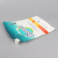 Pochette de voyage portable en plastique imprimée sur mesure pour cosmétiques, shampoing, lotions et produits de toilette avec bec verseur