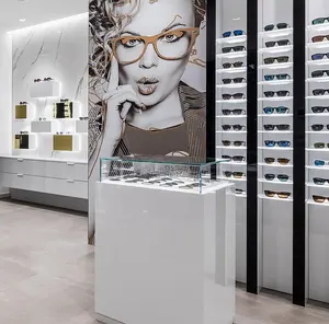 现代精致眼镜店最新时尚设计理念定制太阳镜零售店室内装饰布局