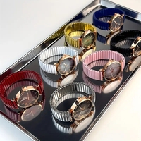 Damenuhr Blatt Mode Quarzuhr Freizeit-Süßigkeit Farbe Analog elastisches Band Armbanduhr
