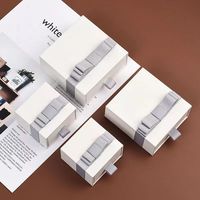 Boîte à bijoux de luxe avec logo personnalisable haut de gamme, tiroir, matériau papier exquis, rangement pour bagues, boucles d'oreilles, colliers - un cadeau de luxe
