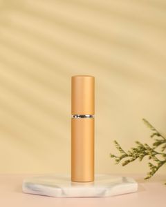 Flacone Spray portatile da 10ml a testa piatta in alluminio per olio essenziale e profumo da viaggio con tappo a vite - Product Image 3