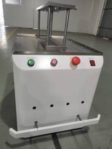 Robot AGV Cinese per Magazzino con Capacità di Carico 200kg, Design a Zaino, Navigazione Magnetica, Precisione 10mm - Product Image 4