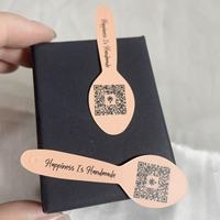 Étiquettes en relief faites à la main avec trous pour l'artisanat, le tricot et le crochet Étiquettes en cuir PU Patch