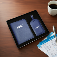 Ensemble cadeau de voyage : porte-passeport, étiquettes de bagages, porte-cartes d'embarquement, étiquettes d'identification anti-perte, logo personnalisé imprimé en sérigraphie, cadeaux