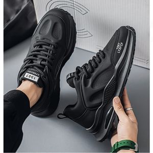 Chaussures pour hommes 2026 Nouveau style Baskets basses à semelle souple et respirante en PU, tendance et à la mode pour les activités décontractées et sportives - Product Image 4