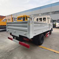 Camion benne basculante léger JMC 4x2 pour le transport de déchets et de matériaux de construction