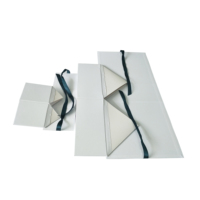 Set Regalo Personalizzato Eco-Friendly con Scatola Rigida e Borsa Abbinata, Nastro in Raso, Design Elegante, Chiusura Magnetica, Quattro Colori