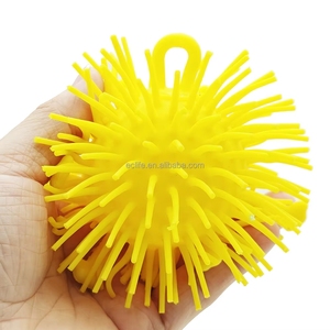 Jouet anti-stress le plus vendu en gros : balles à presser souples en TPR avec visage d'alien jaune mignon pour enfants - Product Image 3