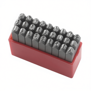 Ensemble de poinçons à lettres Fervi Hrc 58-60 pour outils de gravure manuels - Product Image 2