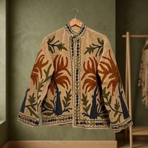 Chaqueta de Terciopelo Beige Estilo Vintage al por Mayor para Mujer, Chaqueta Corta Bordada a Mano con Flores, Ropa de Abrigo Boho para Invierno - Product Image 1